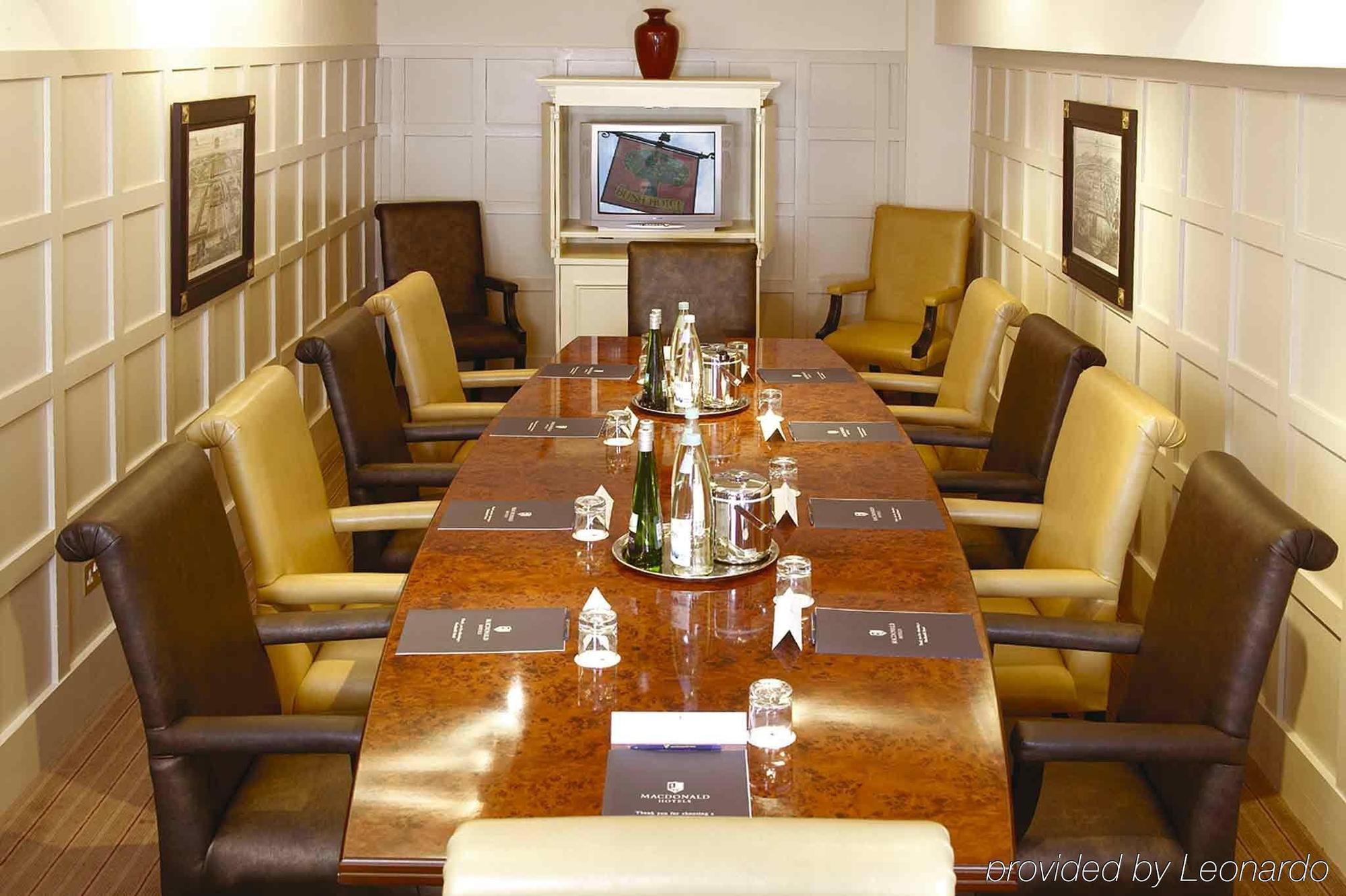 Hotel Bush Farnham 4*